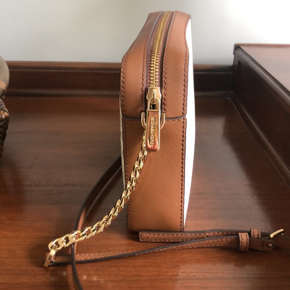 Michael Kors crossbody purse - Picture 3 of 8